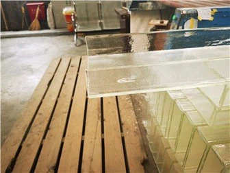 Építőanyag 7mm U profil edzett üveg