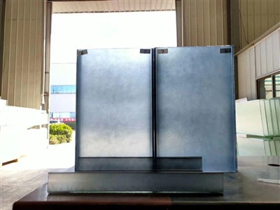 Keményített u üveg a belsőépítészethez